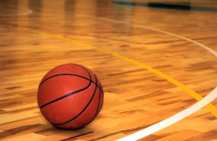 Εργασίες επισκευής στο παρκέ του «κλειστού» της Μεγαλόπολης