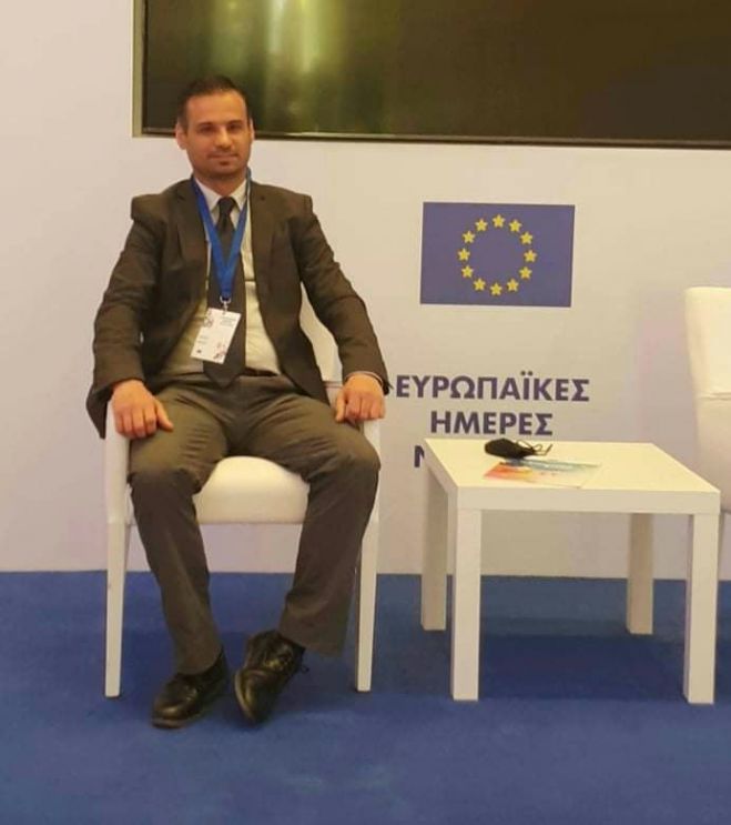 &Sigma;&tau;&eta;&nu; &eta;&mu;&epsilon;&rho;ί&delta;&alpha; &tau;&omicron;&upsilon; &Epsilon;&upsilon;&rho;&omega;&kappa;&omicron;&iota;&nu;&omicron;&beta;&omicron;&upsilon;&lambda;ί&omicron;&upsilon; &gamma;&iota;&alpha; &tau;&eta; &Nu;&epsilon;&omicron;&lambda;&alpha;ί&alpha; &omicron; &Gamma;&iota;ώ&rho;&gamma;&omicron;&sigmaf; &Kappa;&omicron;&upsilon;&lambda;&omicron;&upsilon;&rho;ά&sigmaf;