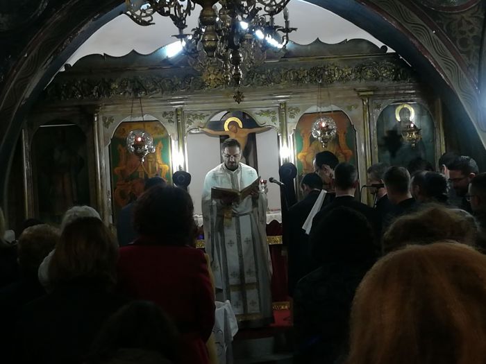 &Tau;&rho;ί&pi;&omicron;&lambda;&eta; | &Alpha;&gamma;&rho;&upsilon;&pi;&nu;ί&alpha; &sigma;&tau;&eta; &mu;&nu;ή&mu;&eta; &tau;&omicron;&upsilon; &Alpha;&gamma;ί&omicron;&upsilon; &Nu;&iota;&kappa;&eta;&phi;ό&rho;&omicron;&upsilon; &tau;&omicron;&upsilon; &Lambda;&epsilon;&pi;&rho;&omicron;ύ (&epsilon;&iota;&kappa;ό&nu;&epsilon;&sigmaf;)