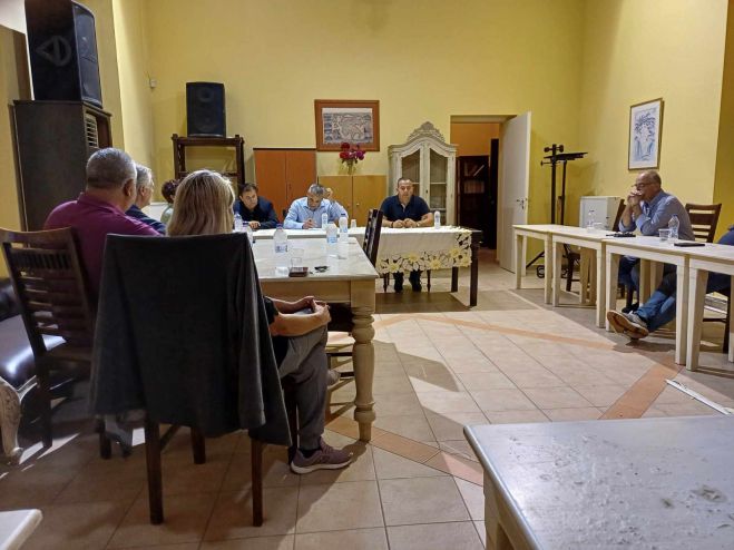 &Sigma;&upsilon;&nu;ά&nu;&tau;&eta;&sigma;&eta; &mu;&epsilon; &Pi;&rho;&omicron;έ&delta;&rho;&omicron;&upsilon;&sigmaf; &tau;&omega;&nu; &chi;&omega;&rho;&iota;ώ&nu; &tau;&eta;&sigmaf; &Tau;&epsilon;&gamma;έ&alpha;&sigmaf; | &Tau;&zeta;&iota;&omicron;ύ&mu;&eta;&sigmaf;: &laquo;&Sigma;&upsilon;&mu;&beta;ά&lambda;&lambda;&omicron;&upsilon;&mu;&epsilon; &sigma;&tau;&eta;&nu; &alpha;&nu;ά&pi;&tau;&upsilon;&xi;&eta; &kappa;&alpha;&iota; &epsilon;&upsilon;&eta;&mu;&epsilon;&rho;ί&alpha; &tau;&omega;&nu; &chi;&omega;&rho;&iota;ώ&nu; &mu;&alpha;&sigmaf;&raquo;
