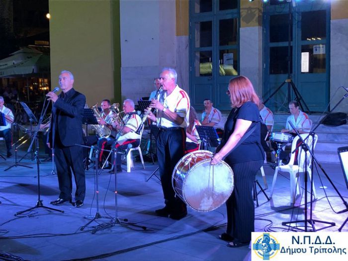 &Epsilon;&pi;&epsilon;&tau;&epsilon;&iota;&alpha;&kappa;ό &sigma;&upsilon;&nu;&alpha;&upsilon;&lambda;&iota;&alpha;&kappa;ό &pi;&rho;ό&gamma;&rho;&alpha;&mu;&mu;&alpha; &gamma;&iota;&alpha; &tau;&alpha; 200 &chi;&rho;ό&nu;&iota;&alpha; &alpha;&pi;ό &tau;&eta;&nu; έ&nu;&alpha;&rho;&xi;&eta; &tau;&eta;&sigmaf; &Epsilon;&lambda;&lambda;&eta;&nu;&iota;&kappa;ή&sigmaf; &Epsilon;&pi;&alpha;&nu;ά&sigma;&tau;&alpha;&sigma;&eta;&sigmaf; &pi;&alpha;&rho;&omicron;&upsilon;&sigma;ί&alpha;&sigma;&epsilon; &eta; &Phi;&iota;&lambda;&alpha;&rho;&mu;&omicron;&nu;&iota;&kappa;ή (vd)