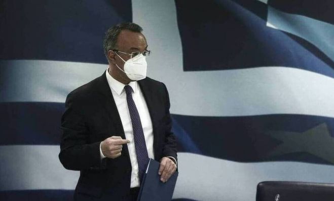 Σταϊκούρας: &quot;Μελετάμε έκτακτο επίδομα στους υγειονομικούς&quot;