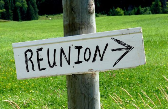 Reunion &pi;&alpha;&lambda;&iota;ώ&nu; &sigma;&upsilon;&mu;&mu;&alpha;&theta;&eta;&tau;ώ&nu; &tau;&omicron; &Sigma;ά&beta;&beta;&alpha;&tau;&omicron; &sigma;&tau;&eta;&nu; &Tau;&rho;ί&pi;&omicron;&lambda;&eta;