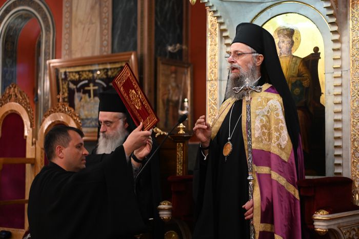 &Eta; &Kappa;&upsilon;&rho;&iota;&alpha;&kappa;ή &tau;&eta;&sigmaf; &Tau;&upsilon;&rho;&iota;&nu;ή&sigmaf; &sigma;&tau;&eta;&nu; &Iota;&epsilon;&rho;ά &Mu;&eta;&tau;&rho;ό&pi;&omicron;&lambda;&eta; &Mu;&alpha;&nu;&tau;&iota;&nu;&epsilon;ί&alpha;&sigmaf; &kappa;&alpha;&iota; &Kappa;&upsilon;&nu;&omicron;&upsilon;&rho;ί&alpha;&sigmaf; (&epsilon;&iota;&kappa;ό&nu;&epsilon;&sigmaf;)