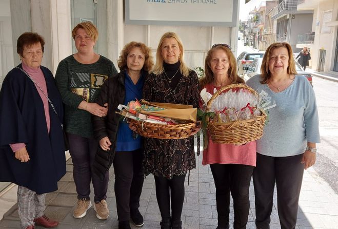 &Delta;ώ&rho;&alpha; &alpha;&gamma;ά&pi;&eta;&sigmaf; &alpha;&pi;ό &tau;&omicron; &Kappa;&Alpha;&Pi;&Eta; &tau;&omicron;&upsilon; &Delta;ή&mu;&omicron;&upsilon; &Tau;&rho;ί&pi;&omicron;&lambda;&eta;&sigmaf;