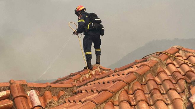 Βελτιωμένη η κατάσταση στη Μεσσηνία: Συνεχίζεται η μάχη με τις αναζωπυρώσεις στον Αετό