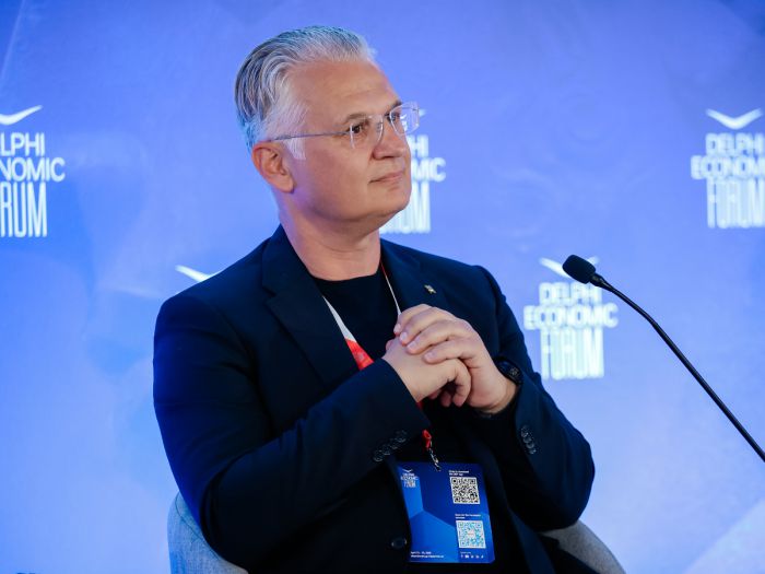 Delphi Economic Forum | &Delta;&eta;&mu;ή&tau;&rho;&eta;&sigmaf; &Pi;&tau;&omega;&chi;ό&sigmaf;: &laquo;&Psi;&eta;&phi;&iota;&alpha;&kappa;έ&sigmaf; &upsilon;&pi;&eta;&rho;&epsilon;&sigma;ί&epsilon;&sigmaf; &mu;&epsilon; &epsilon;&pi;ί&kappa;&epsilon;&nu;&tau;&rho;&omicron; &tau;&omicron;&nu; &pi;&omicron;&lambda;ί&tau;&eta; &ndash; &Tau;&omicron; &mu;&omicron;&nu;&tau;έ&lambda;&omicron; &tau;&eta;&sigmaf; &Pi;&epsilon;&lambda;&omicron;&pi;&omicron;&nu;&nu;ή&sigma;&omicron;&upsilon;&raquo;