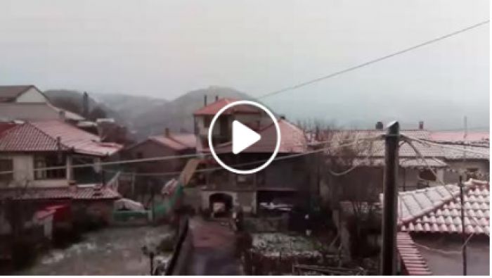 Λευκό ξημέρωμα στο χωριό Λαγκάδια (vd)