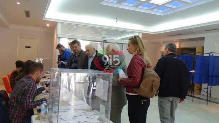 &Alpha;&rho;&kappa;&alpha;&delta;ί&alpha; | &Mu;&epsilon;&gamma;ά&lambda;&eta; &sigma;&upsilon;&mu;&mu;&epsilon;&tau;&omicron;&chi;ή &sigma;&tau;&iota;&sigmaf; &epsilon;&kappa;&lambda;&omicron;&gamma;έ&sigmaf; &tau;&eta;&sigmaf; &Kappa;&epsilon;&nu;&tau;&rho;&omicron;&alpha;&rho;&iota;&sigma;&tau;&epsilon;&rho;ά&sigmaf; &gamma;&iota;&alpha; &alpha;&rho;&chi;&eta;&gamma;ό (vd)