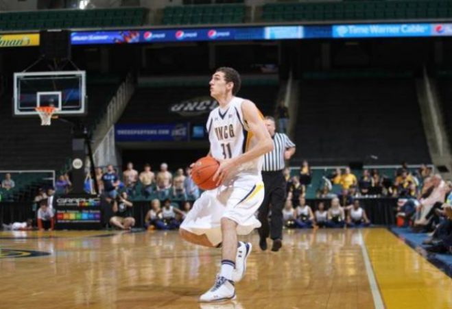 &Mu;&pi;ά&sigma;&kappa;&epsilon;&tau;: &Epsilon;&lambda;&lambda;&eta;&nu;&omicron;&alpha;&mu;&epsilon;&rho;&iota;&kappa;&alpha;&nu;ό &pi;&alpha;ί&chi;&tau;&eta; &mu;&epsilon; &kappa;&alpha;&tau;&alpha;&gamma;&omega;&gamma;ή &alpha;&pi;ό &tau;&omicron; &Lambda;&epsilon;&beta;ί&delta;&iota; &alpha;&pi;έ&kappa;&tau;&eta;&sigma;&epsilon; &eta; &Alpha;&Epsilon;&Kappa;!