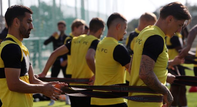 &Chi;&omega;&rho;ί&sigmaf; &tau;&rho;&epsilon;&iota;&sigmaf; &eta; &Alpha;&Epsilon;&Kappa; &sigma;&tau;&eta;&nu; &Tau;&rho;ί&pi;&omicron;&lambda;&eta;