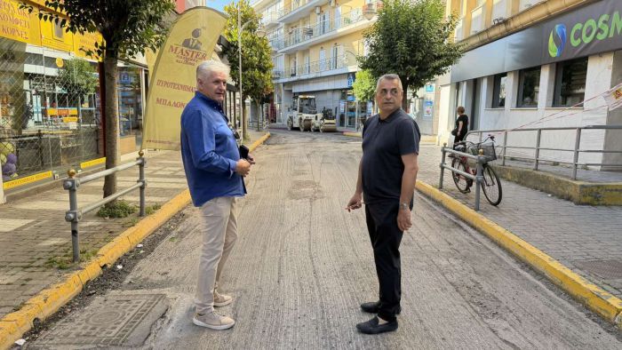 &Alpha;&sigma;&phi;&alpha;&lambda;&tau;&omicron;&sigma;&tau;&rho;ώ&sigma;&epsilon;&iota;&sigmaf; &sigma;&tau;&omicron; &kappa;έ&nu;&tau;&rho;&omicron; &tau;&eta;&sigmaf; &pi;ό&lambda;&eta;&sigmaf; | &Tau;&zeta;&iota;&omicron;ύ&mu;&eta;&sigmaf;: &laquo;&Eta; &Tau;&rho;ί&pi;&omicron;&lambda;&eta; &alpha;&lambda;&lambda;ά&zeta;&epsilon;&iota; &kappa;&alpha;&iota; &mu;&epsilon;&tau;&alpha;&mu;&omicron;&rho;&phi;ώ&nu;&epsilon;&tau;&alpha;&iota; &sigma;&epsilon; &mu;&iota;&alpha; &pi;ό&lambda;&eta; &pi;&iota;&omicron; ό&mu;&omicron;&rho;&phi;&eta;, &alpha;&sigma;&phi;&alpha;&lambda;ή &kappa;&alpha;&iota; &alpha;&nu;&theta;&rho;ώ&pi;&iota;&nu;&eta;&raquo; (vd)