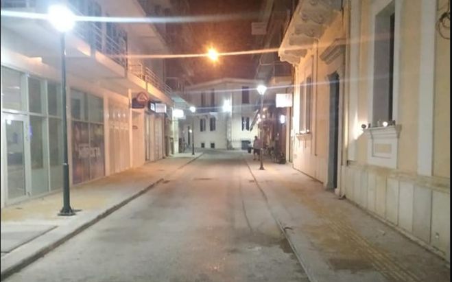 Τρίπολη | Φωταγωγήθηκαν οι πεζόδρομοι σε &quot;Δαρειώτου&quot; και &quot;Αποστολοπούλου&quot; (εικόνες)