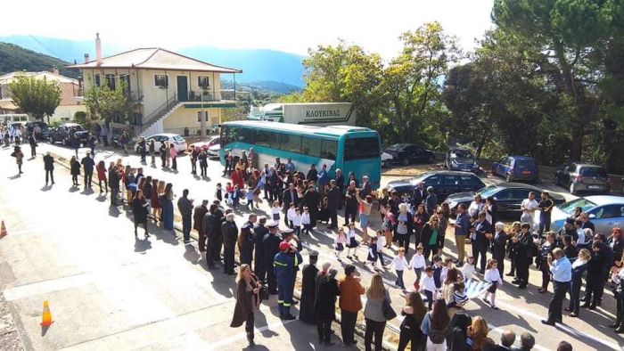 Η παρέλαση για την "28η Οκτωβρίου" στα Τρόπαια Γορτυνίας (εικόνες)