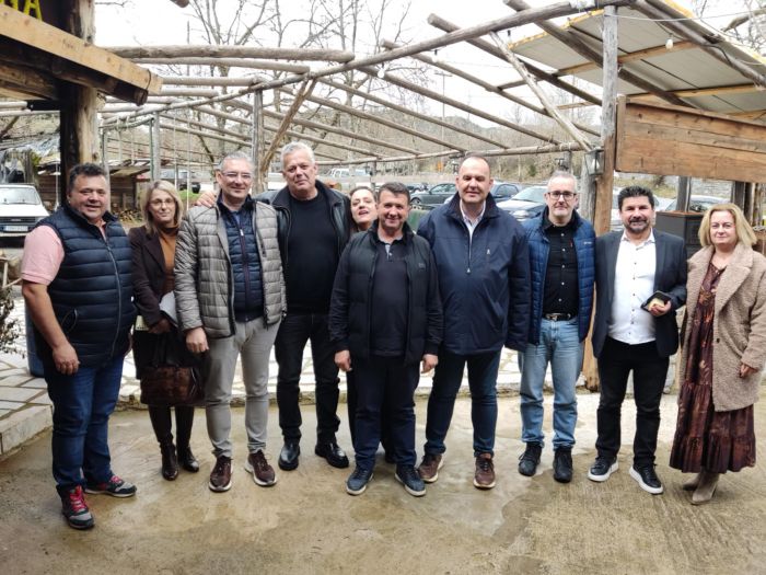 &Sigma;&tau;&eta;&nu; &Alpha;&gamma;ί&alpha; &Pi;&alpha;&rho;&alpha;&sigma;&kappa;&epsilon;&upsilon;ή &Lambda;&alpha;&gamma;&kappa;&alpha;&delta;ί&omega;&nu; &eta; &kappa;&omicron;&pi;ή &tau;&eta;&sigmaf; &pi;&rho;&omega;&tau;&omicron;&chi;&rho;&omicron;&nu;&iota;ά&tau;&iota;&kappa;&eta;&sigmaf; &pi;ί&tau;&alpha;&sigmaf; &gamma;&iota;&alpha; &tau;&omicron; &pi;&rho;&omicron;&sigma;&omega;&pi;&iota;&kappa;ό &tau;&omicron;&upsilon; &Delta;ή&mu;&omicron;&upsilon; &Gamma;&omicron;&rho;&tau;&upsilon;&nu;ί&alpha;&sigmaf; (&epsilon;&iota;&kappa;ό&nu;&epsilon;&sigmaf; - &beta;ί&nu;&tau;&epsilon;&omicron;)