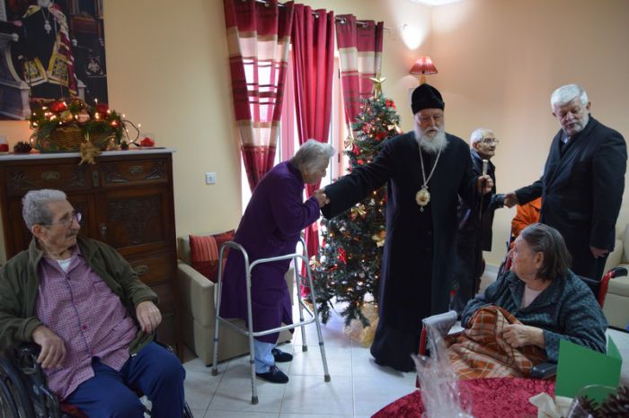 &Delta;ή&mu;&alpha;&rho;&chi;&omicron;&sigmaf; &kappa;&alpha;&iota; &Mu;&eta;&tau;&rho;&omicron;&pi;&omicron;&lambda;ί&tau;&eta;&sigmaf; &epsilon;&pi;&iota;&sigma;&kappa;έ&phi;&theta;&eta;&kappa;&alpha;&nu; &tau;&omicron; &Gamma;&eta;&rho;&omicron;&kappa;&omicron;&mu;&epsilon;ί&omicron; &kappa;&alpha;&iota; &tau;&omicron;&nu; &Omicron;ί&kappa;&omicron; &Tau;&upsilon;&phi;&lambda;ώ&nu; (&epsilon;&iota;&kappa;ό&nu;&epsilon;&sigmaf;)