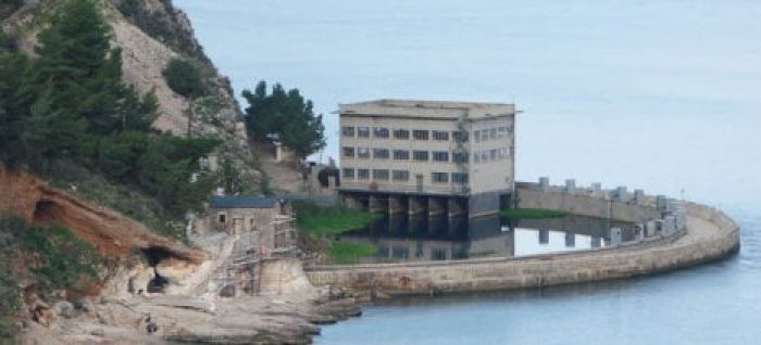 &Mu;&alpha;&nu;&tau;ά&sigmaf;: "&Tau;&alpha;&gamma;&alpha;&rho;ά&sigmaf; &kappa;&alpha;&iota; &Nu;ί&kappa;&alpha;&sigmaf; &tau;&rho;έ&chi;&omicron;&upsilon;&nu; &tau;&omicron; έ&rho;&gamma;&omicron; &tau;&omicron;&upsilon; &Alpha;&nu;&alpha;&beta;ά&lambda;&omicron;&upsilon; &sigma;&tau;&eta;&nu; &Beta;ό&rho;&epsilon;&iota;&alpha; &Kappa;&upsilon;&nu;&omicron;&upsilon;&rho;ί&alpha;"!