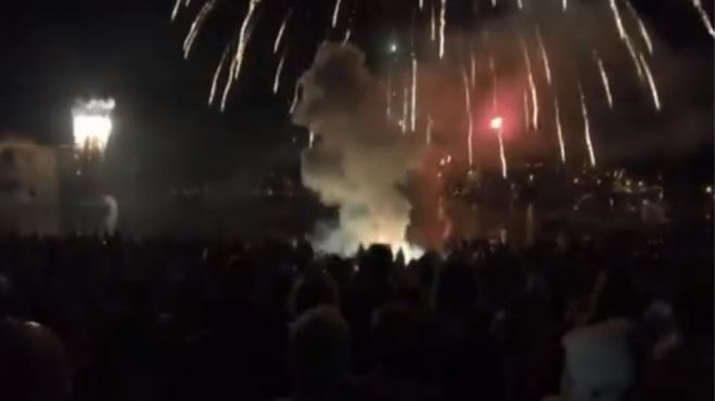 &Gamma;&alpha;&lambda;&lambda;ί&alpha; | &Epsilon;&nu;&nu;έ&alpha; &tau;&rho;&alpha;&upsilon;&mu;&alpha;&tau;ί&epsilon;&sigmaf; &sigma;&epsilon; &gamma;&iota;&omicron;&rho;&tau;ή &mu;&epsilon; &pi;&upsilon;&rho;&omicron;&tau;&epsilon;&chi;&nu;ή&mu;&alpha;&tau;&alpha; (vd)