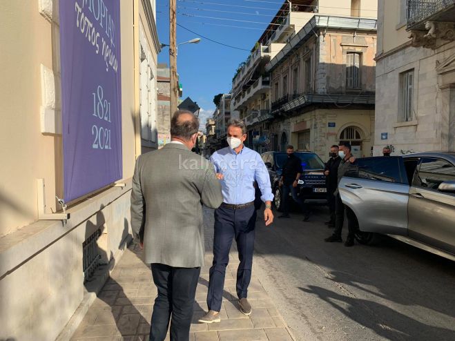 &Sigma;&tau;o &kappa;&epsilon;&nu;&tau;&rho;&iota;&kappa;ό &kappa;&tau;ί&rho;&iota;&omicron; &tau;&eta;&sigmaf; &Pi;&epsilon;&rho;&iota;&phi;έ&rho;&epsilon;&iota;&alpha;&sigmaf; &omicron; &Kappa;&upsilon;&rho;&iota;ά&kappa;&omicron;&sigmaf; &Mu;&eta;&tau;&sigma;&omicron;&tau;ά&kappa;&eta;&sigmaf; (&epsilon;&iota;&kappa;ό&nu;&epsilon;&sigmaf;)