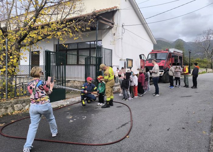 Κοντοβάζαινα | Μια εμπειρία Πυροσβεστικής Παιδείας για τα παιδιά των σχολείων του χωριού (εικόνες)