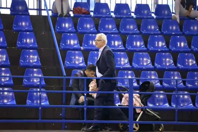 &Sigma;&mu;&upsilon;&rho;&nu;&iota;ώ&tau;&eta;&sigmaf;: "&Pi;ά&nu;&tau;&omega;&sigmaf; &sigma;&tau;&omicron; &Kappa;&lambda;&epsilon;&iota;&sigma;&tau;ό &Gamma;&upsilon;&mu;&nu;&alpha;&sigma;&tau;ή&rho;&iota;&omicron;, &eta; &sigma;&tau;έ&gamma;&eta; &delta;&epsilon;&nu; &mu;&alpha;&sigmaf; έ&pi;&epsilon;&sigma;&epsilon; &sigma;&tau;&omicron; &kappa;&epsilon;&phi;ά&lambda;&iota;"