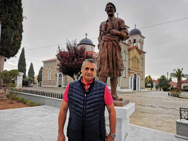 &Tau;&zeta;&iota;&omicron;ύ&mu;&eta;&sigmaf;: &laquo;&Pi;&rho;&omicron;&chi;&omega;&rho;ά&mu;&epsilon; &sigma;&epsilon; &sigma;&upsilon;&nu;&omicron;&lambda;&iota;&kappa;ή &alpha;&nu;ά&pi;&lambda;&alpha;&sigma;&eta; &tau;&eta;&sigmaf; &pi;&epsilon;&rho;&iota;&omicron;&chi;ή&sigmaf; &Mu;&epsilon;&tau;&alpha;&mu;ό&rho;&phi;&omega;&sigma;&eta;&sigmaf;, &alpha;&nu;&alpha;&delta;&epsilon;&iota;&kappa;&nu;ύ&omicron;&upsilon;&mu;&epsilon; &tau;&eta;&nu; &epsilon;ί&sigma;&omicron;&delta;&omicron; &tau;&eta;&sigmaf; &pi;ό&lambda;&eta;&sigmaf;&raquo; (vd)