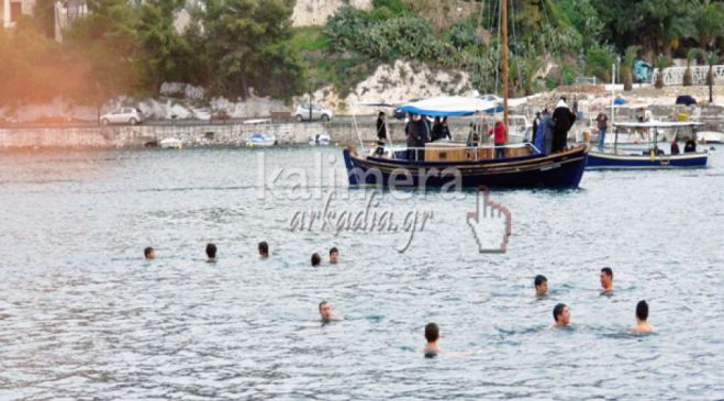 &Theta;&epsilon;&omicron;&phi;ά&nu;&epsilon;&iota;&alpha; | &Alpha;&gamma;&iota;&alpha;&sigma;&mu;ό&sigmaf; &tau;&omega;&nu; &Upsilon;&delta;ά&tau;&omega;&nu; &sigma;&epsilon; ό&lambda;&eta; &tau;&eta;&nu; &Alpha;&rho;&kappa;&alpha;&delta;ί&alpha;!