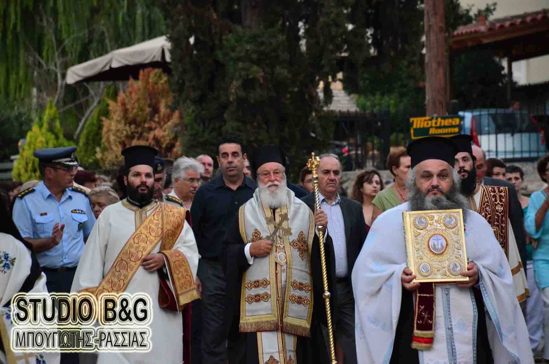 &Omicron; &Mu;&eta;&tau;&rho;&omicron;&pi;&omicron;&lambda;ί&tau;&eta;&sigmaf; &Alpha;&lambda;έ&xi;&alpha;&nu;&delta;&rho;&omicron;&sigmaf; &sigma;&tau;&iota;&sigmaf; &epsilon;&kappa;&delta;&eta;&lambda;ώ&sigma;&epsilon;&iota;&sigmaf; &gamma;&iota;&alpha; &tau;&omicron;&nu; &Pi;&omicron;&nu;&tau;&iota;&alpha;&kappa;ό &Epsilon;&lambda;&lambda;&eta;&nu;&iota;&sigma;&mu;ό (&epsilon;&iota;&kappa;ό&nu;&epsilon;&sigmaf;)