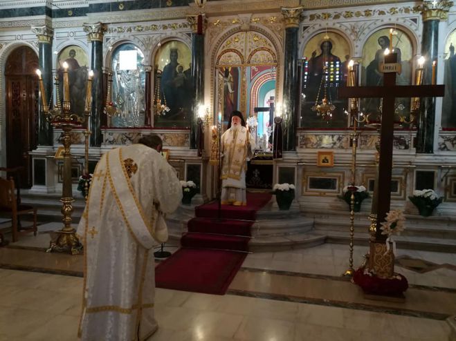 Τρίπολη | Πρώτη Ανάσταση στον Μητροπολιτικό Ναό Αγίου Βασιλείου (εικόνες)