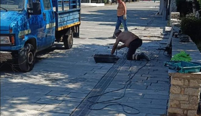 Αποκαταστάθηκαν φθορές στην πλατεία Άρεως - Η ανάρτηση του Αντιδημάρχου Λαγού (εικόνες)