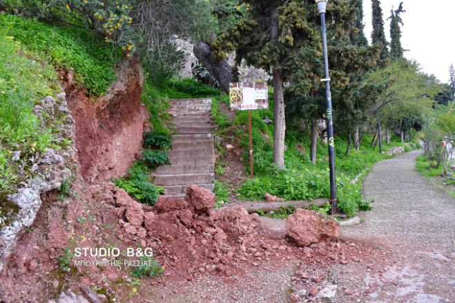 Κατολίσθηση στα 999 σκαλιά του Παλαμηδίου στο Ναύπλιο (vd)