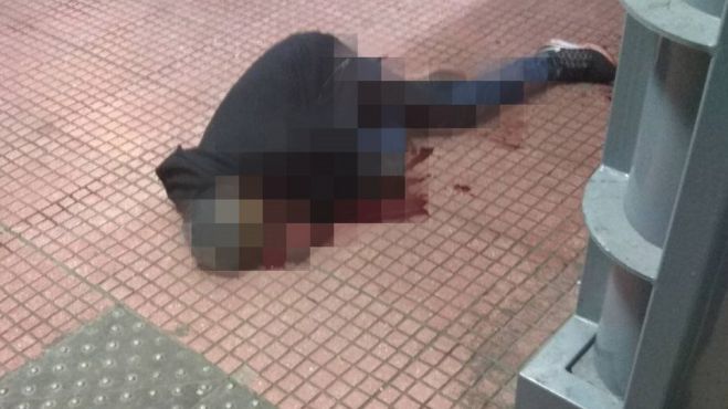 Ά&gamma;&rho;&iota;&alpha; &sigma;&phi;&alpha;&gamma;ή &sigma;&tau;&eta;&nu; &pi;&lambda;&alpha;&tau;&epsilon;ί&alpha; &Beta;ά&theta;&eta; | Έ&kappa;&omicron;&psi;&alpha;&nu; &tau;&omicron;&nu; &lambda;&alpha;&iota;&mu;ό &alpha;&lambda;&lambda;&omicron;&delta;&alpha;&pi;&omicron;ύ &mu;&pi;&rho;&omicron;&sigma;&tau;ά &sigma;&tau;&omicron;&upsilon;&sigmaf; &pi;&epsilon;&rho;&alpha;&sigma;&tau;&iota;&kappa;&omicron;ύ&sigmaf;