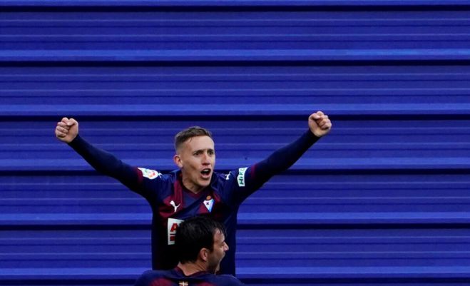 &Pi;&rho;ώ&eta;&nu; &pi;&alpha;ί&chi;&tau;&eta;&sigmaf; &tau;&omicron;&upsilon; &Alpha;&sigma;&tau;έ&rho;&alpha; "&kappa;ά&rho;&phi;&omega;&sigma;&epsilon;" &tau;&eta;&nu; &Mu;&pi;&alpha;&rho;&tau;&sigma;&epsilon;&lambda;ό&nu;&alpha;! (vd)