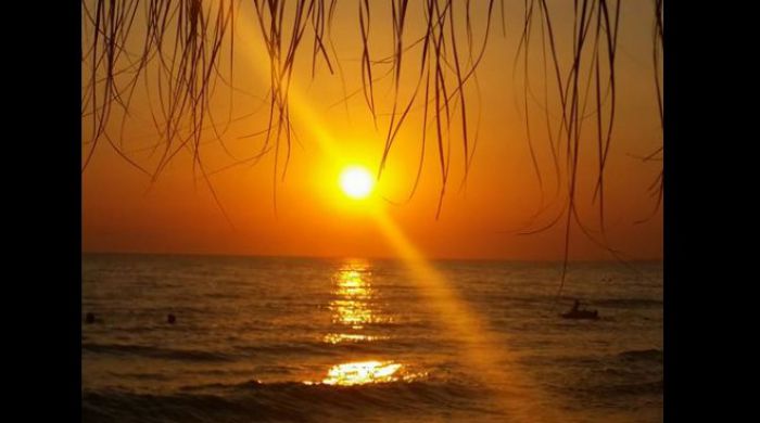 Μαγευτικό το ηλιοβασίλεμα στην παραλία της Κουρούτας (εικόνες)