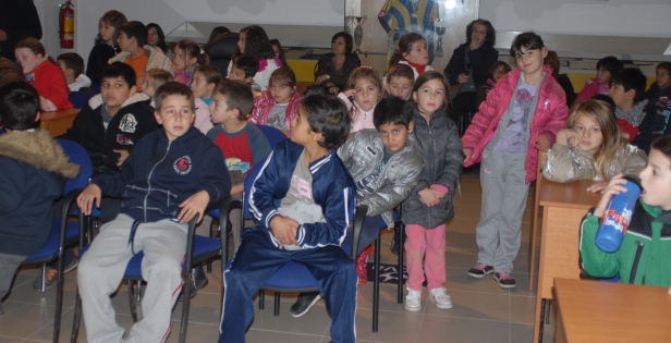 Το γήπεδο του Αστέρα επισκέφθηκαν μαθητές του 6ου Δημοτικού Σχολείου Τρίπολης (εικόνες)