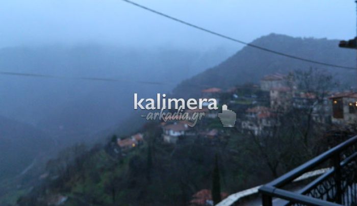 &Kappa;&alpha;&iota;&rho;ό&sigmaf;: &Kappa;&rho;ύ&omicron; &kappa;&alpha;&iota; &chi;&iota;&omicron;&nu;ό&nu;&epsilon;&rho;&omicron; &sigma;&epsilon; &omicron;&rho;&epsilon;&iota;&nu;έ&sigmaf; &pi;&epsilon;&rho;&iota;&omicron;&chi;έ&sigmaf; &tau;&eta;&sigmaf; &Alpha;&rho;&kappa;&alpha;&delta;ί&alpha;&sigmaf;;