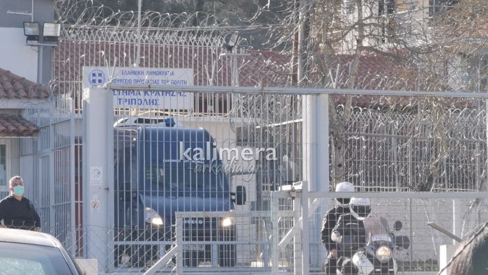 Στις φυλακές Τρίπολης ο Λιγνάδης - Τα φωτογραφικά &quot;κλικ&quot;