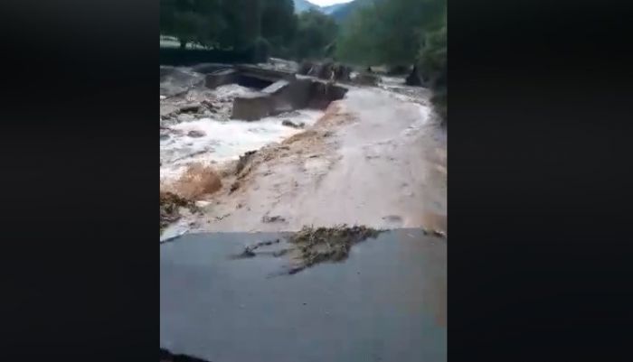 Διαλύθηκε δρόμος στην Κώμη Αρκαδίας - Δείτε το βίντεο!