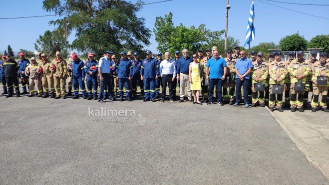 Έφυγε από την Τρίπολη το κλιμάκιο των Γερμανών πυροσβεστών (εικόνες)