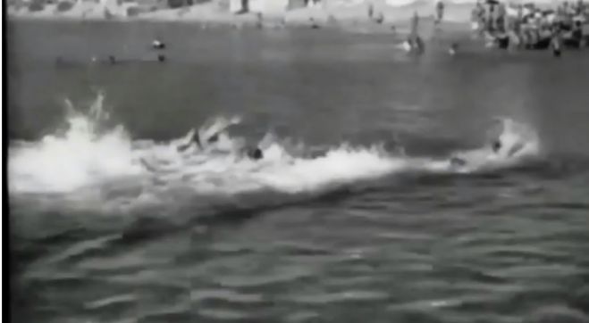 1961 | Όταν στο Παράλιο Άστρος γίνονται οι Παναρκαδικοί κολυμβητικοί αγώνες! (vd)