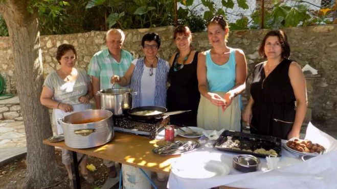 Νοστιμιές με βάση τον τραχανά ετοίμασαν μαγείρισσες στο Ψάρι Τρικολώνων! (εικόνες)