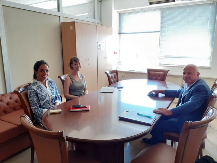 &Omicron;&mu;&omicron;&sigma;&pi;&omicron;&nu;&delta;ί&alpha; &Alpha;&tau;ό&mu;&omega;&nu; &mu;&epsilon; &Alpha;&nu;&alpha;&pi;&eta;&rho;ί&alpha; &Pi;&epsilon;&lambda;&omicron;&pi;&omicron;&nu;&nu;ή&sigma;&omicron;&upsilon; | &Mu;&epsilon; &tau;&eta;&nu; &Upsilon;&phi;&upsilon;&pi;&omicron;&upsilon;&rho;&gamma;ό &Mu;&iota;&chi;&alpha;&eta;&lambda;ί&delta;&omicron;&upsilon; &sigma;&upsilon;&nu;&alpha;&nu;&tau;ή&theta;&eta;&kappa;&epsilon; &omicron; &Nu;ί&kappa;&omicron;&sigmaf; &Kappa;&alpha;&rho;&alpha;&lambda;ή&sigmaf; (&epsilon;&iota;&kappa;ό&nu;&epsilon;&sigmaf;)