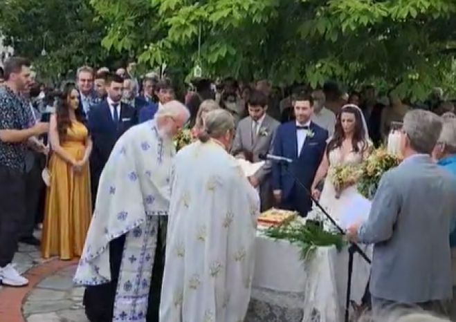 &Pi;&alpha;&nu;&tau;&rho;&epsilon;ύ&tau;&eta;&kappa;&epsilon; &omicron; &gamma;&iota;&omicron;&sigmaf; &tau;&omicron;&upsilon; &Beta;&alpha;&gamma;&gamma;έ&lambda;&eta; &Gamma;&iota;&alpha;&nu;&nu;&alpha;&kappa;&omicron;ύ&rho;&alpha; &sigma;&tau;&omicron; &Alpha;&theta;ή&nu;&alpha;&iota;&omicron; (vd)