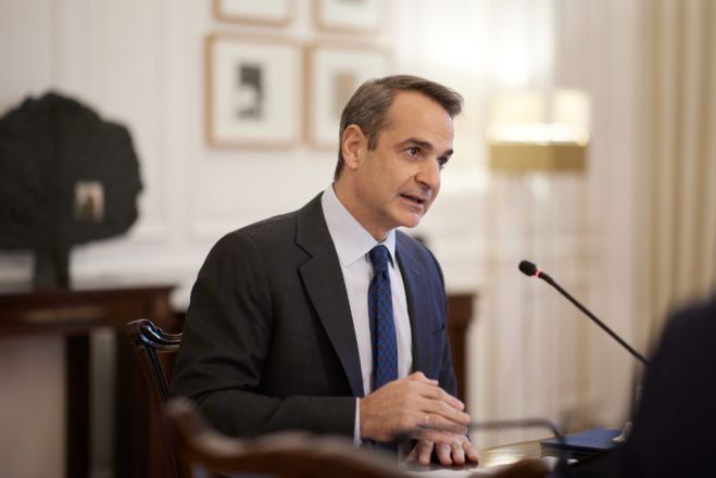 Άτακτη υποχώρηση από την Κυβέρνηση | Μετά το σάλο, &quot;τέλος&quot; τα υποχρεωτικά rapid tests για εμβολιασμένους - Ρεβεγιόν με δωρεάν self για όλους!