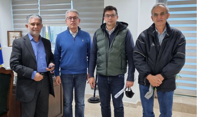 &Sigma;&upsilon;&nu;ά&nu;&tau;&eta;&sigma;&eta; &Lambda;&alpha;&mu;&pi;&rho;ό&pi;&omicron;&upsilon;&lambda;&omicron;&upsilon; &mu;&epsilon; &epsilon;&kappa;&pi;&rho;&omicron;&sigma;ώ&pi;&omicron;&upsilon;&sigmaf; &tau;&eta;&sigmaf; Έ&nu;&omega;&sigma;&eta;&sigmaf; &Pi;&alpha;&tau;&rho;&iota;&omega;&tau;&iota;&kappa;ώ&nu; &Sigma;&omega;&mu;&alpha;&tau;&epsilon;ί&omega;&nu; &Phi;&alpha;&lambda;&alpha;&iota;&sigma;&iota;&omega;&tau;ώ&nu;