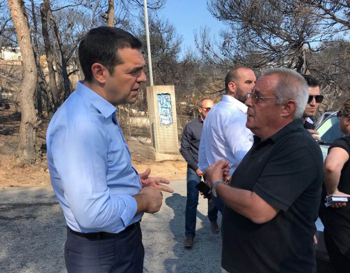 Ο Τσίπρας στο Μάτι: «Ανείπωτη θλίψη μα και απέραντος σεβασμός σε όσους έδωσαν την άνιση μάχη με τις φλόγες»