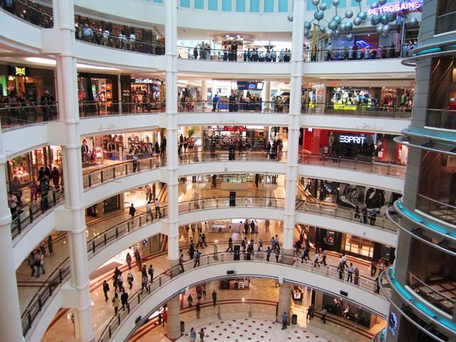 Έ&nu;&alpha; &alpha;&pi;ό &tau;&alpha; &mu;&epsilon;&gamma;&alpha;&lambda;ύ&tau;&epsilon;&rho;&alpha; &epsilon;&mu;&pi;&omicron;&rho;&iota;&kappa;ά &kappa;έ&nu;&tau;&rho;&alpha; &tau;&eta;&sigmaf; &Epsilon;&lambda;&lambda;ά&delta;&alpha;&sigmaf; &theta;&alpha; &gamma;ί&nu;&epsilon;&iota; &sigma;&tau;&eta;&nu; &Kappa;ό&rho;&iota;&nu;&theta;&omicron;! &ndash; &Pi;ό&sigma;&omicron; &theta;&alpha; &epsilon;&pi;&eta;&rho;&epsilon;&alpha;&sigma;&tau;&epsilon;ί &eta; &epsilon;&mu;&pi;&omicron;&rho;&iota;&kappa;ή &alpha;&gamma;&omicron;&rho;ά &tau;&eta;&sigmaf; &Tau;&rho;ί&pi;&omicron;&lambda;&eta;&sigmaf;;