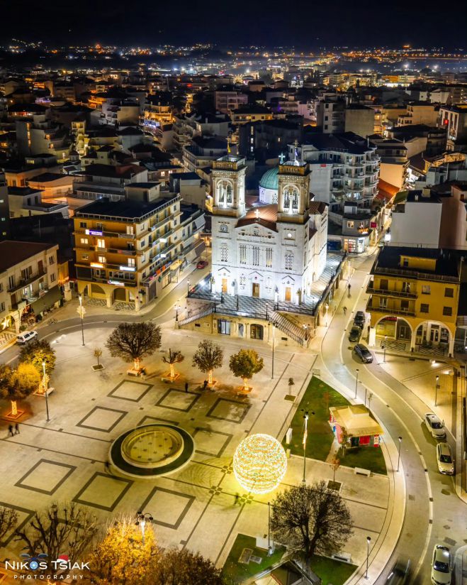 &Mu;&alpha;&gamma;&iota;&kappa;ή, &upsilon;&pi;έ&rho;&omicron;&chi;&eta; &eta; &Chi;&rho;&iota;&sigma;&tau;&omicron;&upsilon;&gamma;&epsilon;&nu;&nu;&iota;ά&tau;&iota;&kappa;&eta; &Tau;&rho;ί&pi;&omicron;&lambda;&eta; &alpha;&pi;ό &psi;&eta;&lambda;ά! (vd)