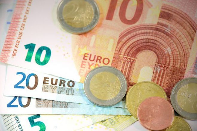 &Sigma;&tau;&alpha; 780 &epsilon;&upsilon;&rho;ώ &omicron; &kappa;&alpha;&tau;ώ&tau;&alpha;&tau;&omicron;&sigmaf; &mu;&iota;&sigma;&theta;ό&sigmaf;