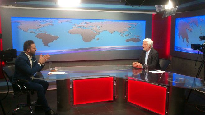 &Tau;&alpha;&tau;&omicron;ύ&lambda;&eta;&sigmaf;: &laquo;&Mu;&alpha;&kappa;&rho;&iota;ά &alpha;&pi;ό &tau;&eta; &chi;ώ&rho;&alpha; &sigma;&kappa;έ&psi;&epsilon;&iota;&sigmaf; &gamma;&iota;&alpha; &epsilon;&kappa;&lambda;&omicron;&gamma;έ&sigmaf; &kappa;&alpha;&iota; &delta;&eta;&mu;&omicron;&psi;ή&phi;&iota;&sigma;&mu;&alpha;&raquo;